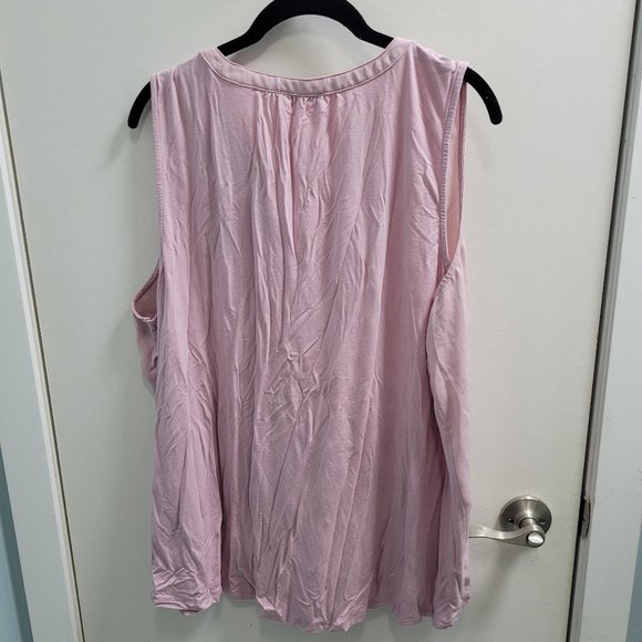 XXL Ricki's Sleeveless Henley V-Neck Top - Picture 2 of 9